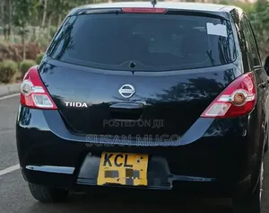 Nissan Tiida 2011 Black
