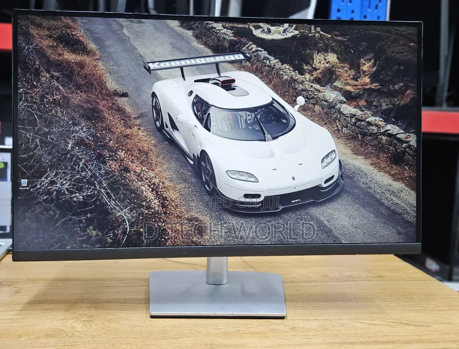 Dell P2721Q
27inch 
4k
60Hz 
Adjustable Stand