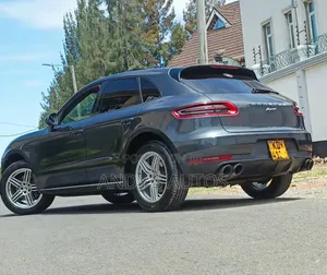 Porsche Macan Sport Edition 2018 Gray