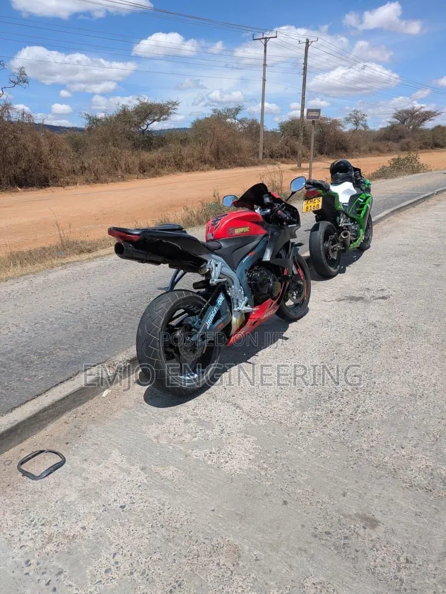 Honda CBR 2012 Red