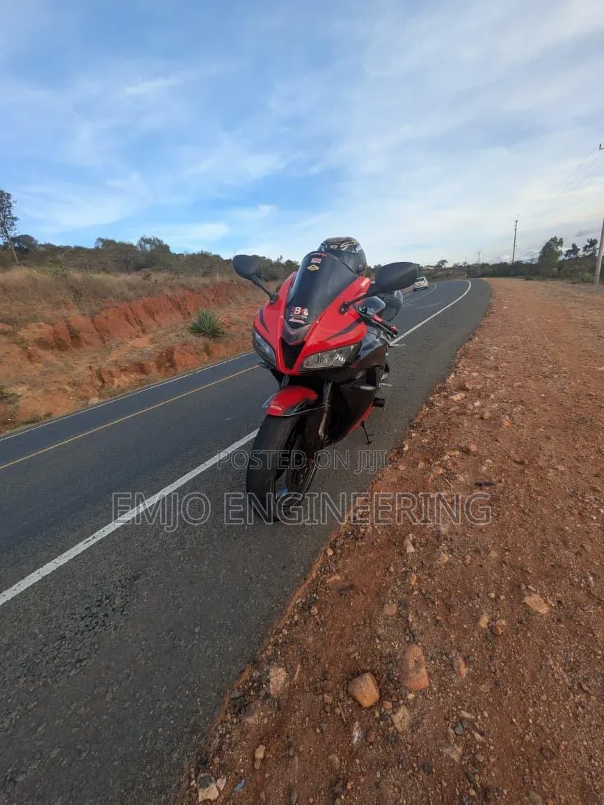 Honda CBR 2012 Red