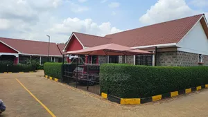 4bdrm Bungalow in Orchard Park 3, Kenyatta Road / Theta  for rent