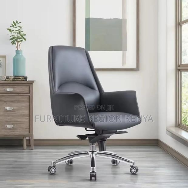 Executive Office Leather Chair - thumbnail 2
