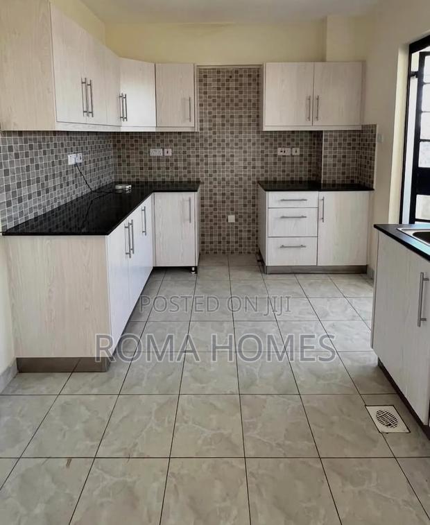 3bdrm Apartment in Racecourse, Nairobi Central for rent