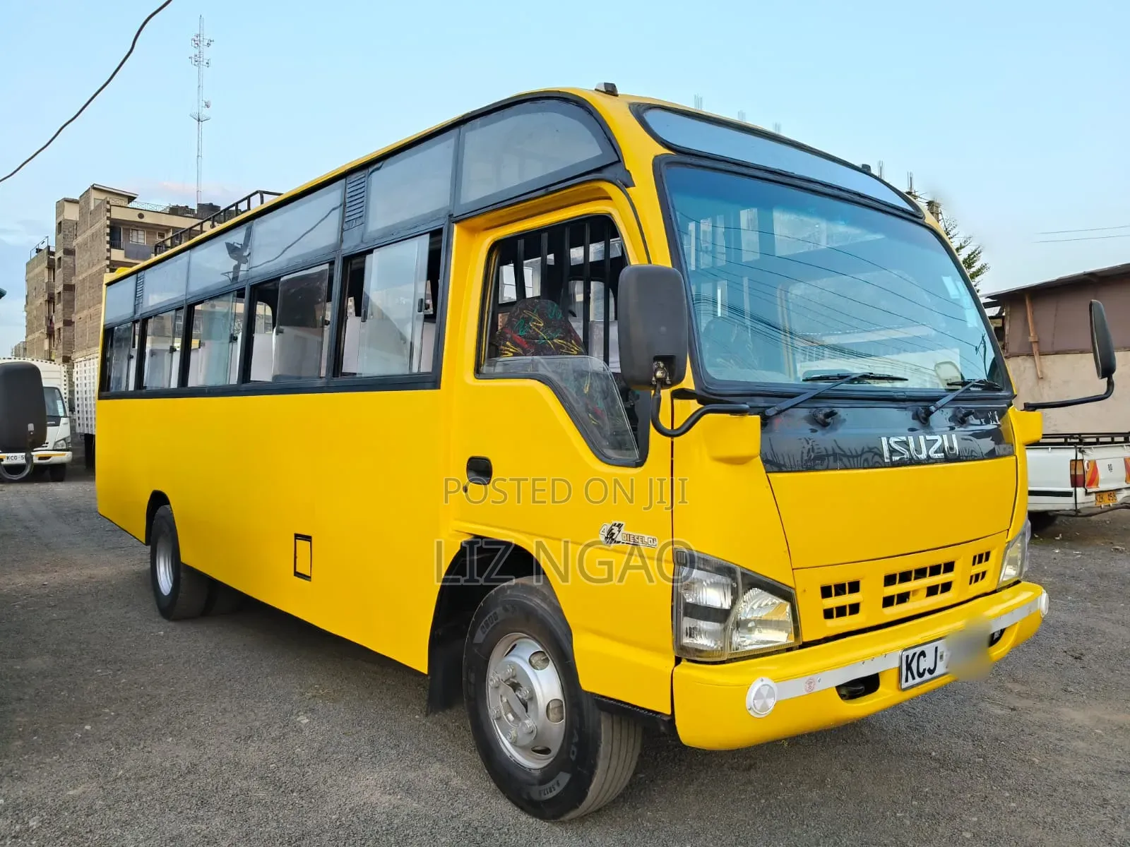 Isuzu NQR 2016 Yellow