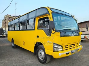 Isuzu NQR 2016 Yellow