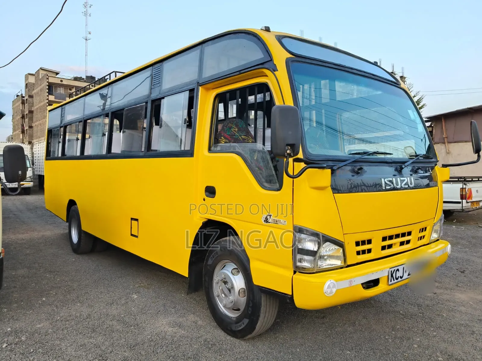 Isuzu NQR 2016 Yellow
