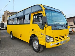 Isuzu NQR 2016 Yellow