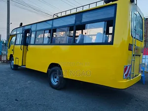 Isuzu NQR 2016 Yellow