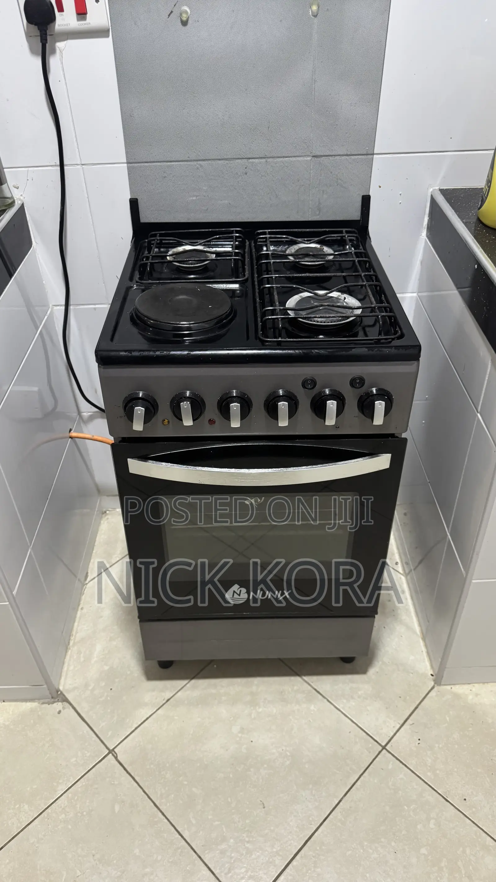 Nunix Cooker Plus 13kg Gas Tank That Might Be Half Full