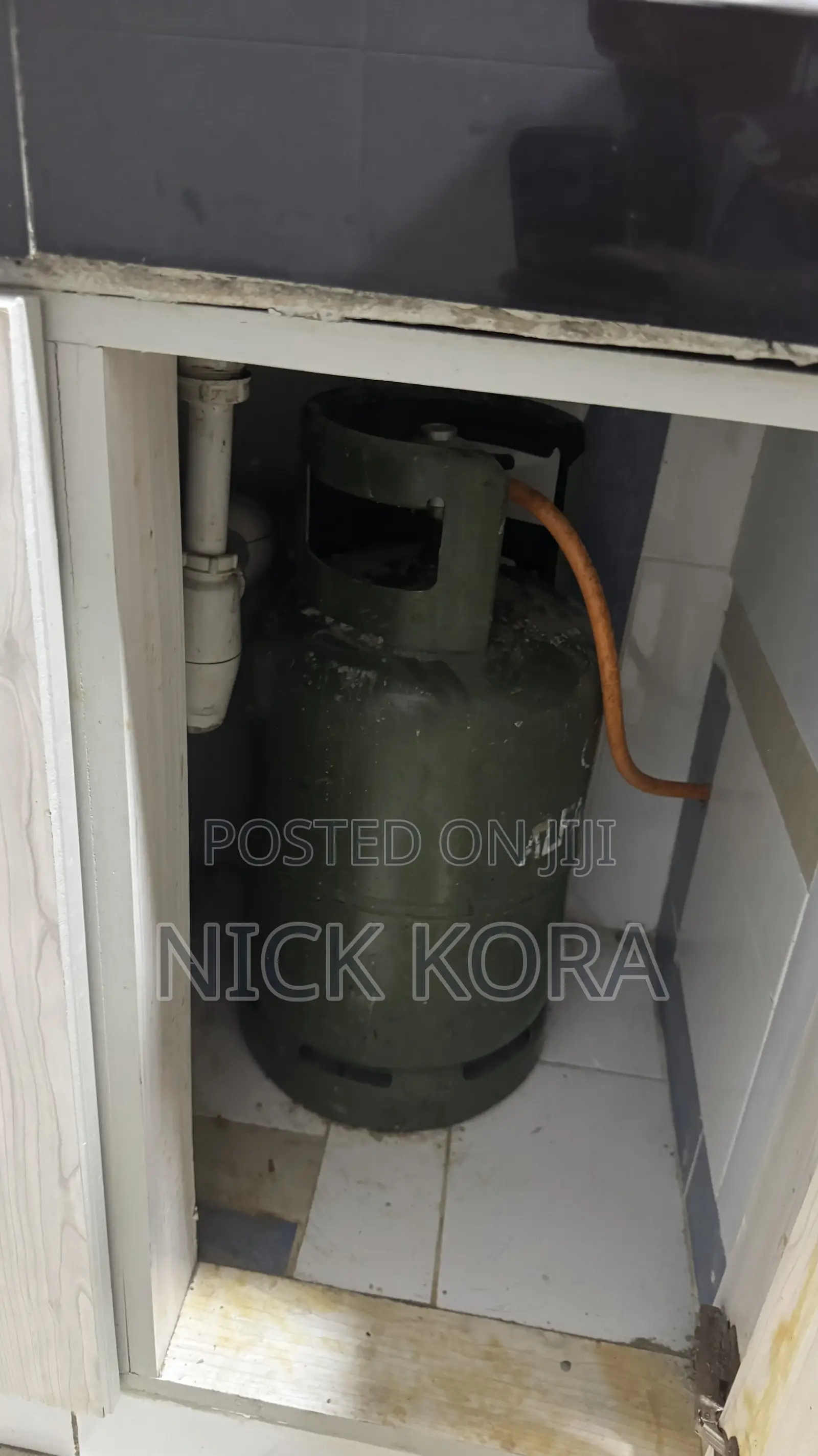 Nunix Cooker Plus 13kg Gas Tank That Might Be Half Full