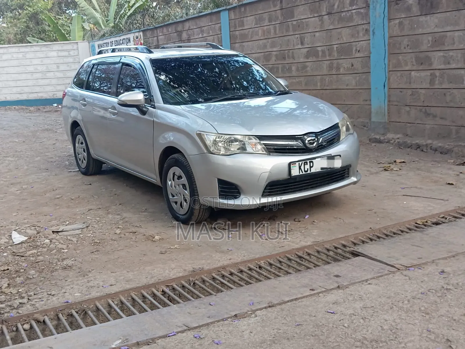 Toyota Corolla Fielder 2012 Silver
