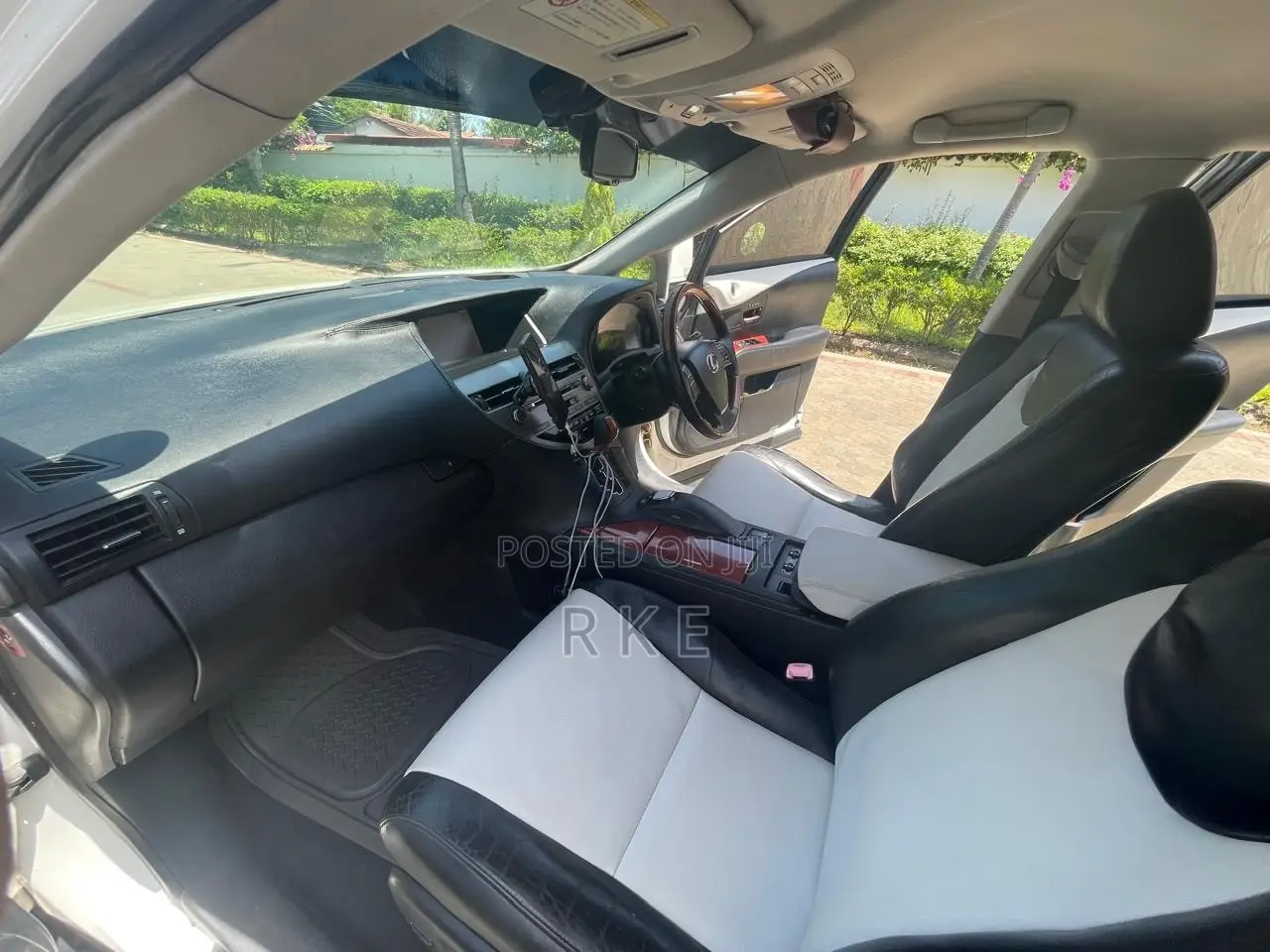 Lexus RX 450H FWD 2012 White