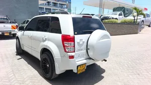 Suzuki Escudo 2006 White