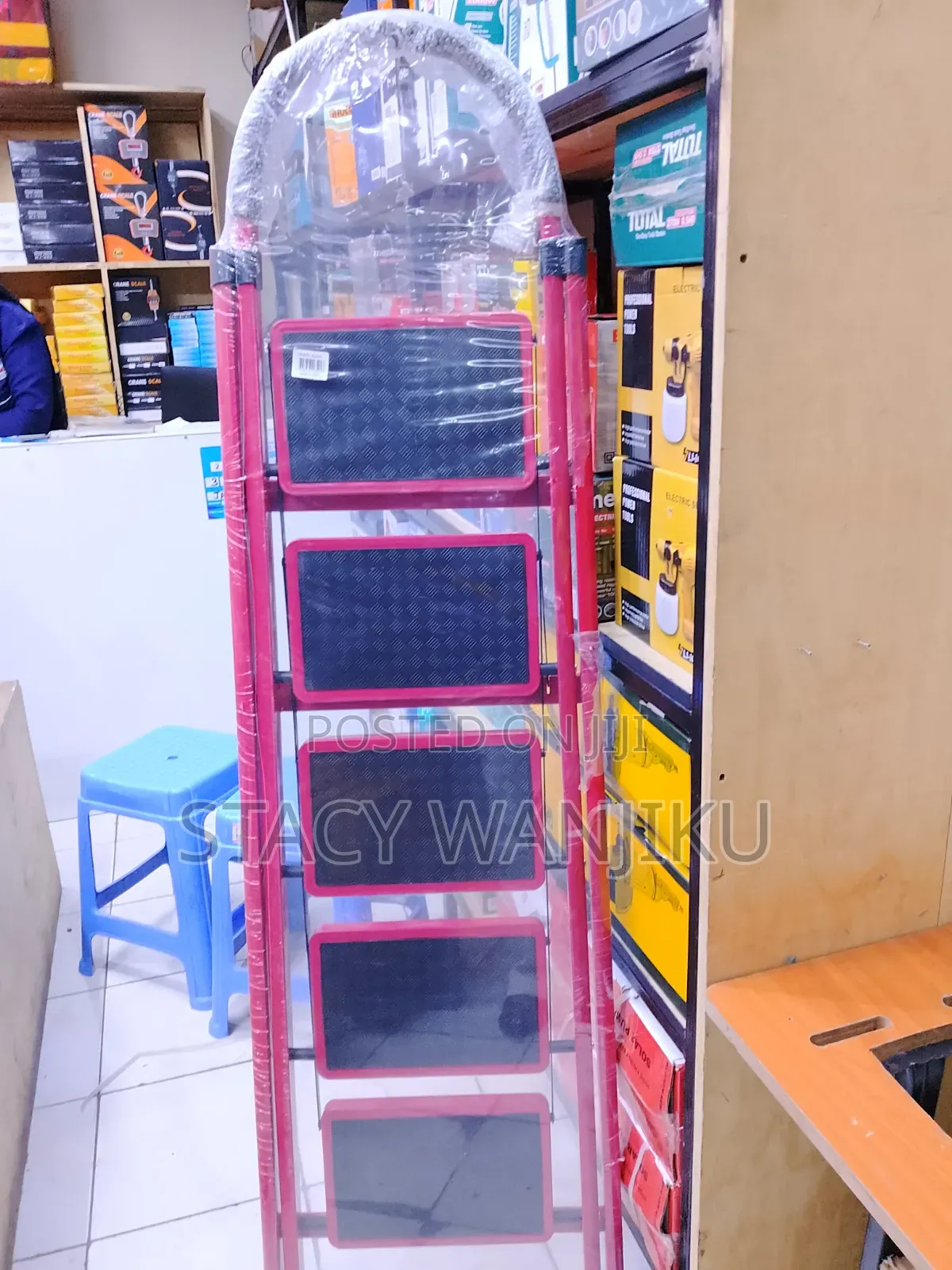 Good Quality 5 Step Ladder / Brand New Step Ladder