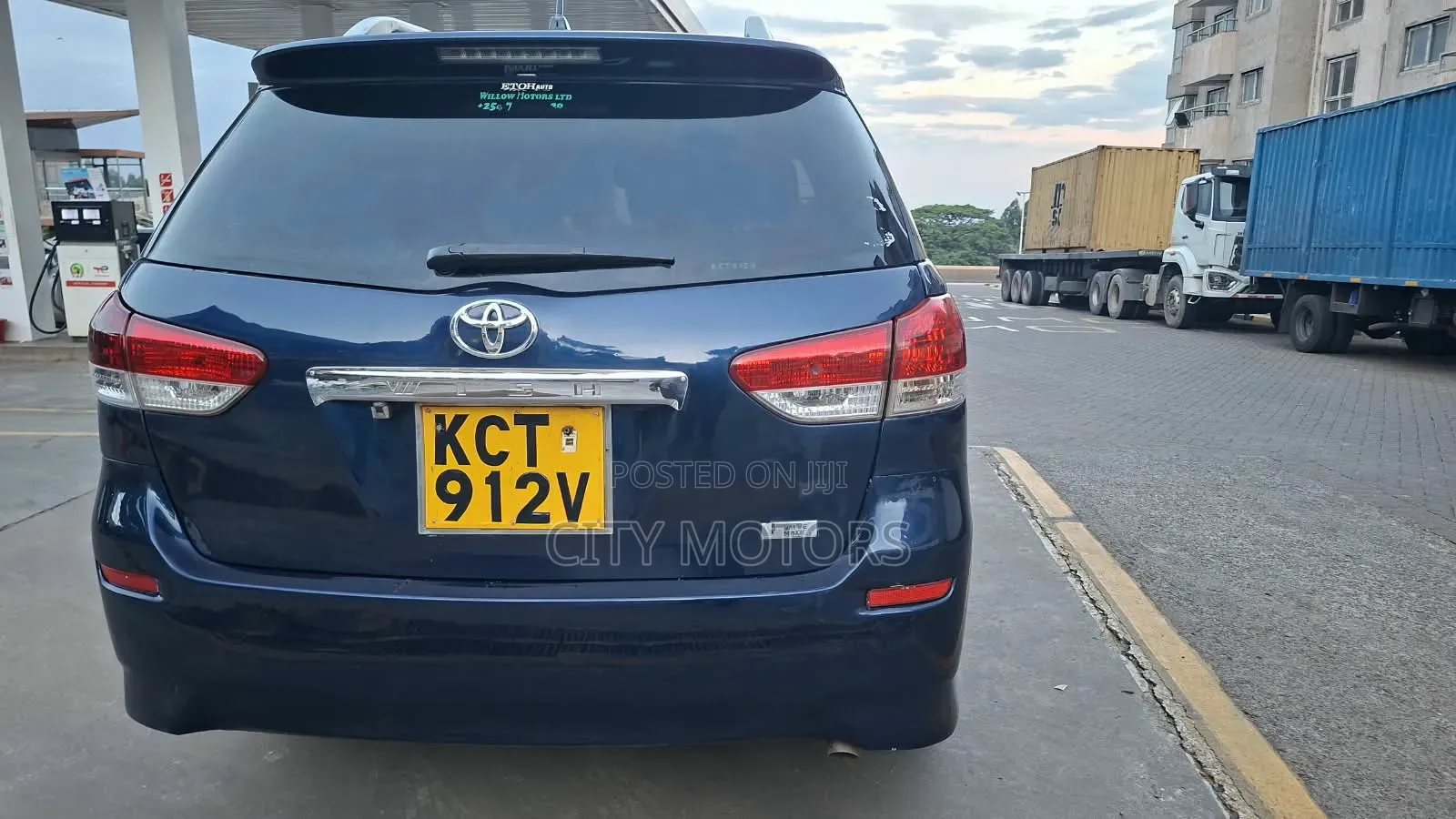 Toyota Wish 2011 Blue