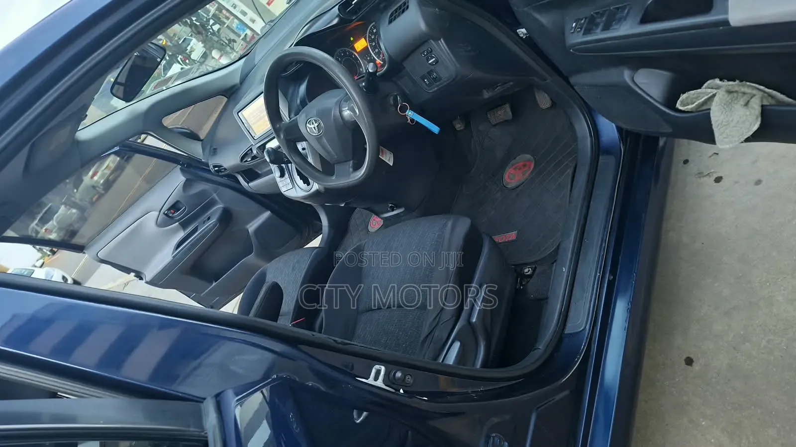 Toyota Wish 2011 Blue