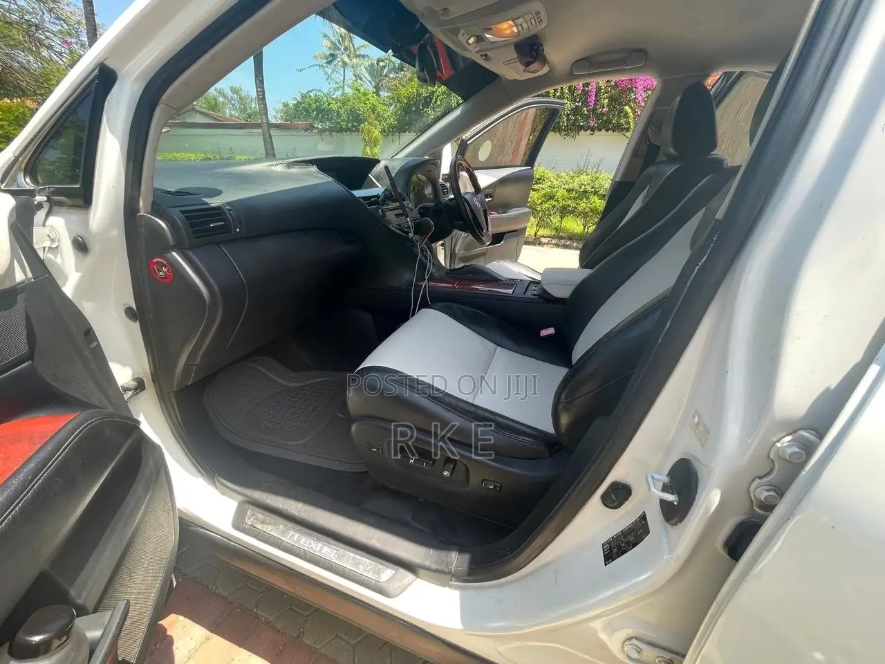 Lexus RX 450H FWD 2012 White