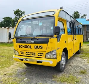 Isuzu NQR 2019 Yellow