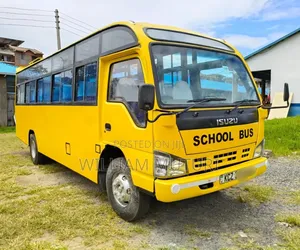 Isuzu NQR 2019 Yellow