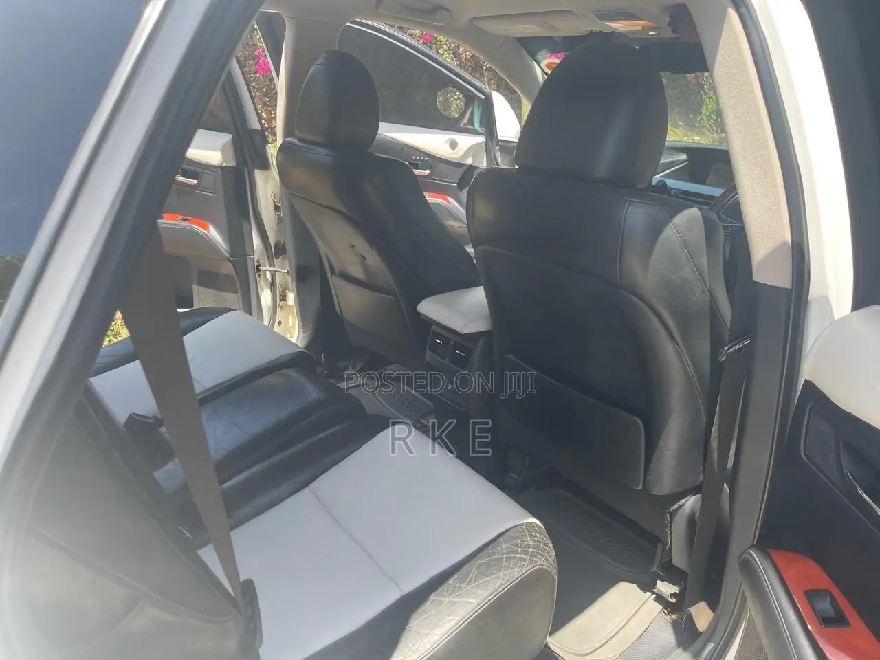 Lexus RX 450H FWD 2012 White