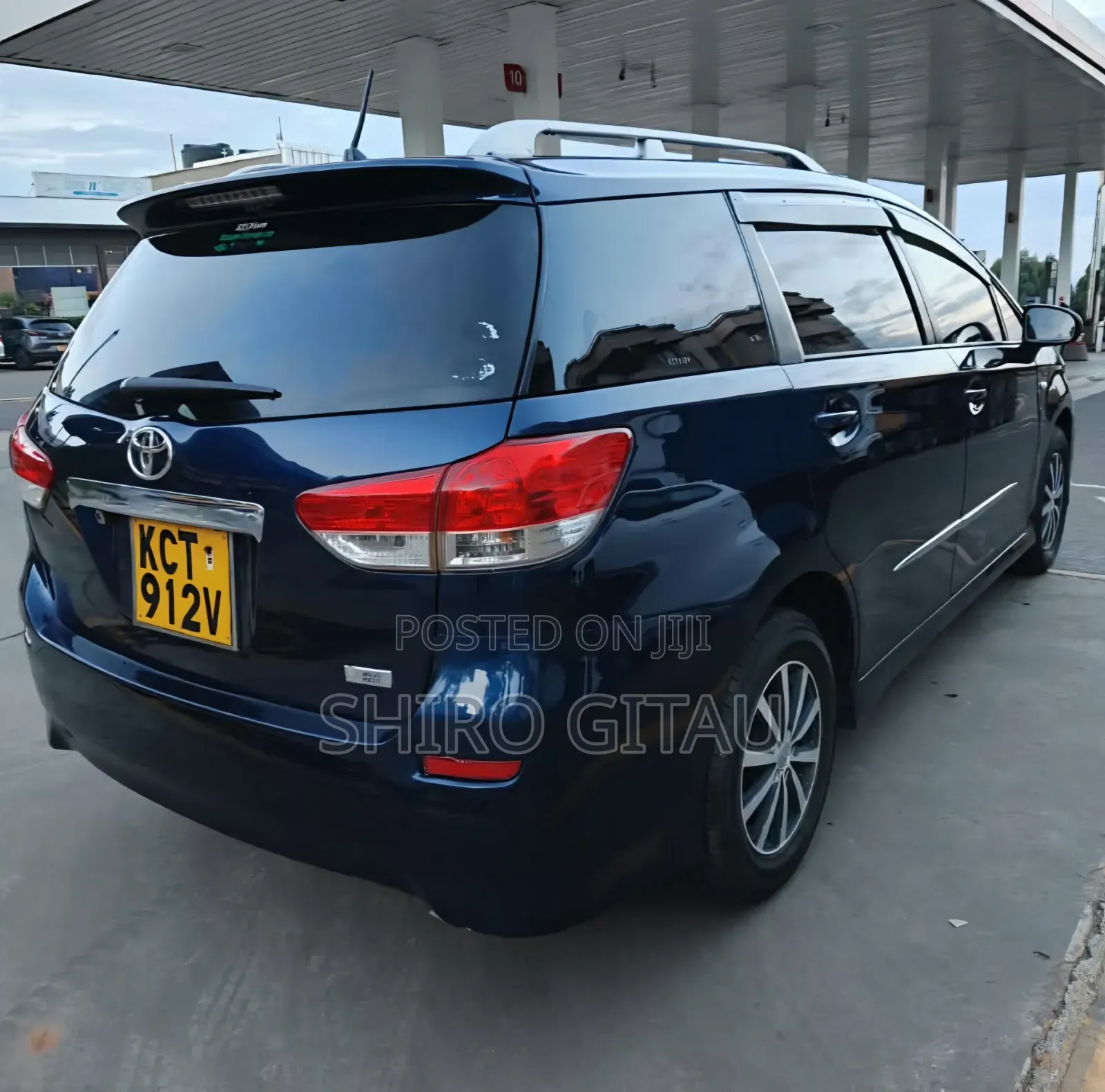 Toyota Wish 2011 Blue