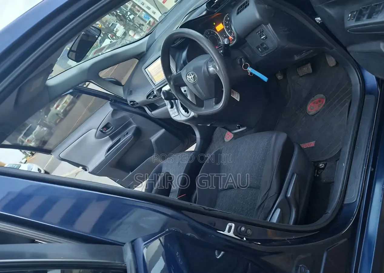 Toyota Wish 2011 Blue