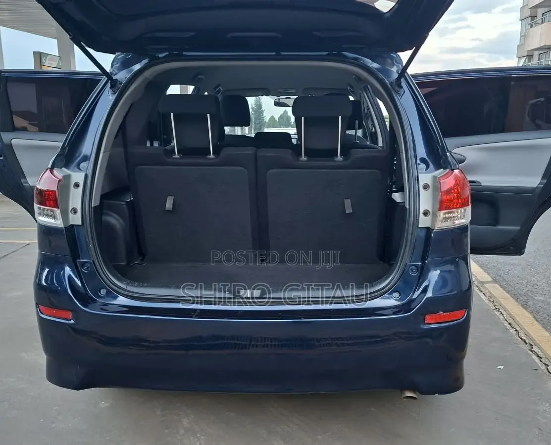 Toyota Wish 2011 Blue