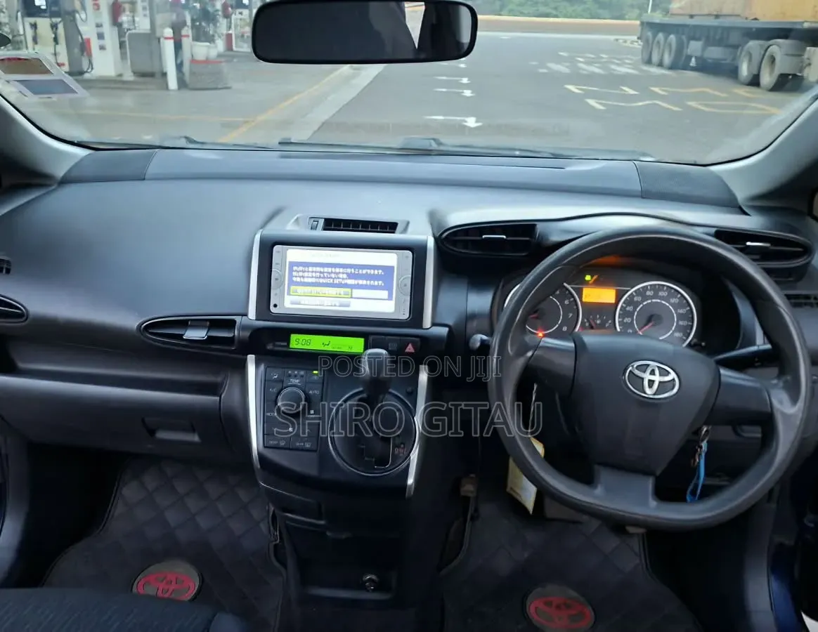 Toyota Wish 2011 Blue