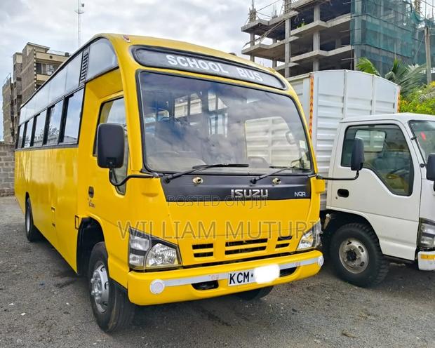 Isuzu NQR 2017 Yellow