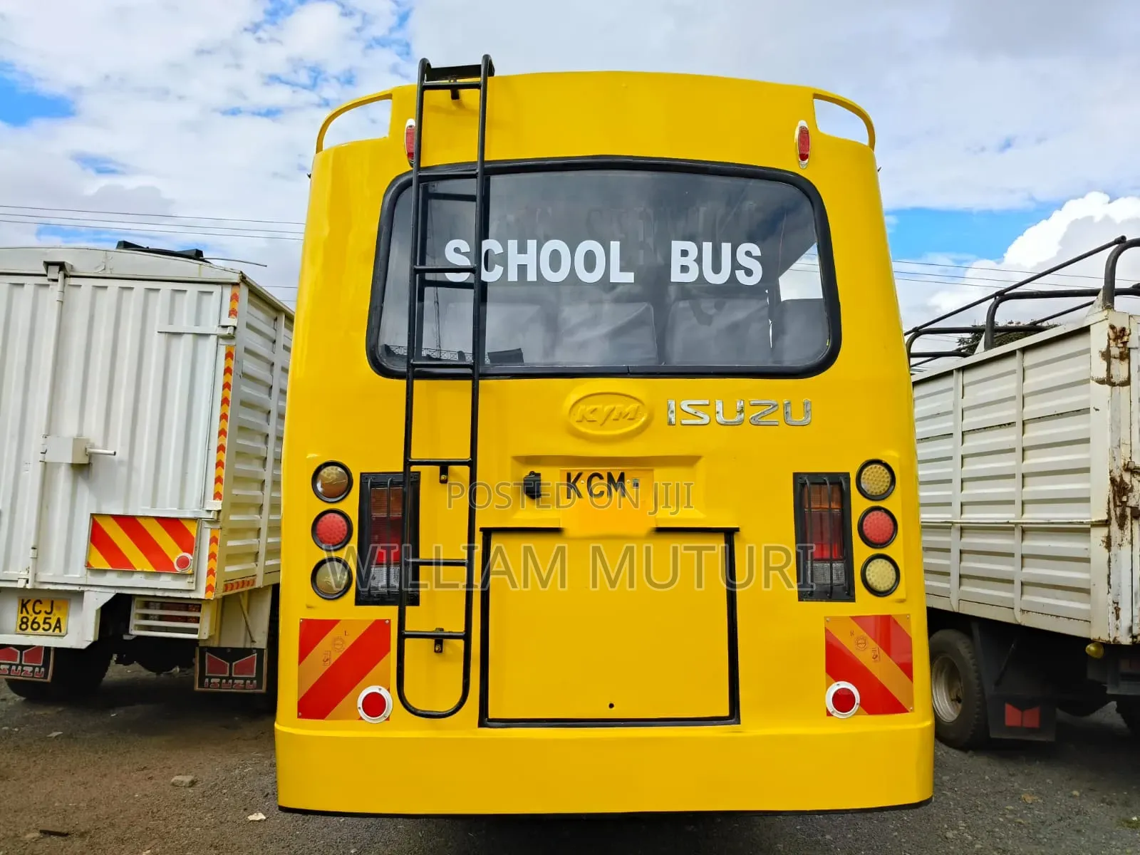 Isuzu NQR 2017 Yellow