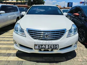 Toyota Crown 2010 White
