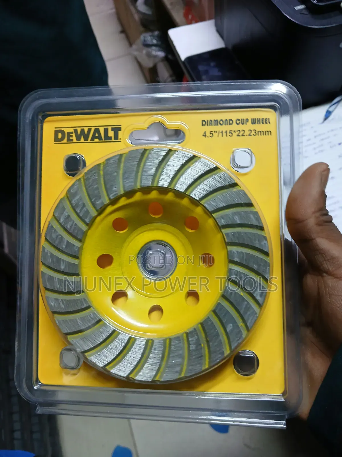 DeWalt Diamond Cup Wheel (4.5" / 115mm × 22.23mm)