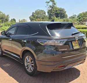 Toyota Harrier 2.0 2016 Brown