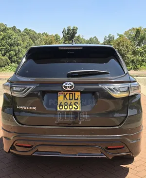 Toyota Harrier 2.0 2016 Brown