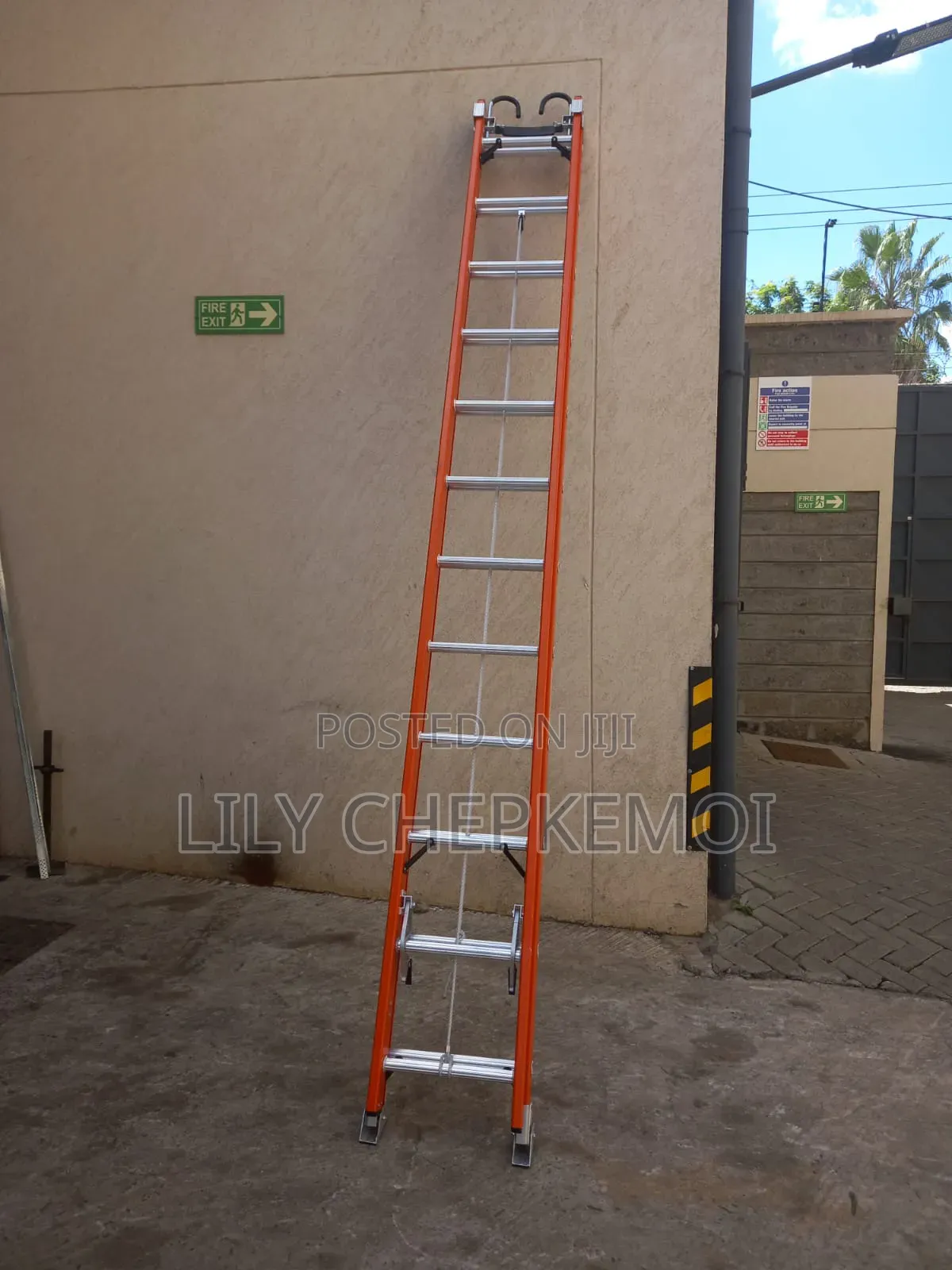 Fiberglass Extension Ladder