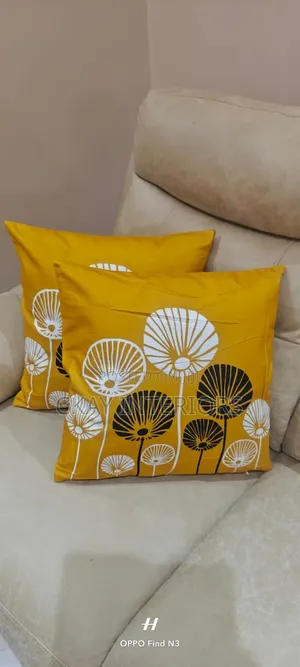 Make Your Interior More Interesting With Contrasting Pillow Cases