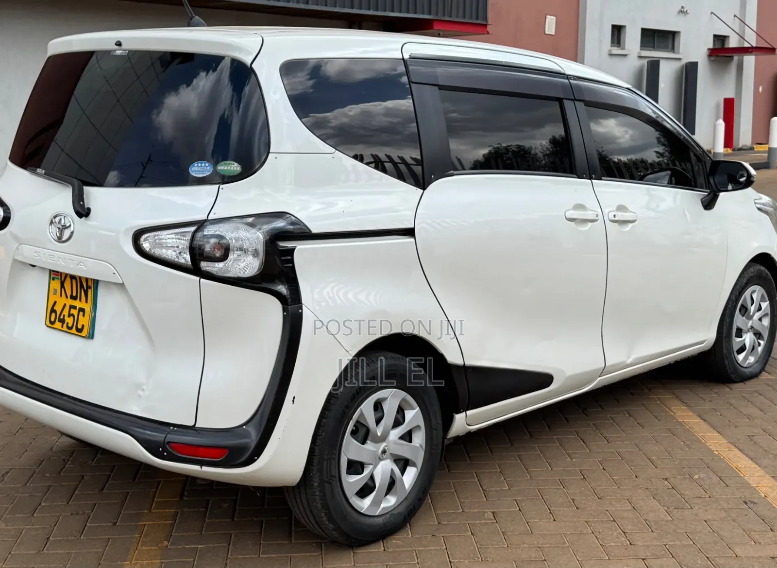 Toyota Sienta 2016 White