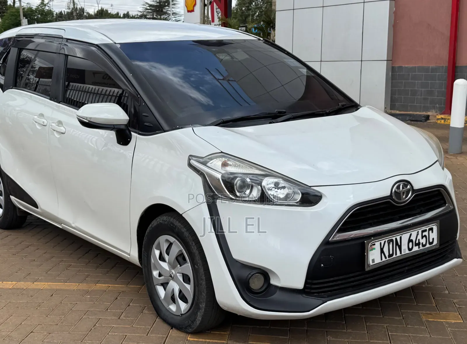 Toyota Sienta 2016 White