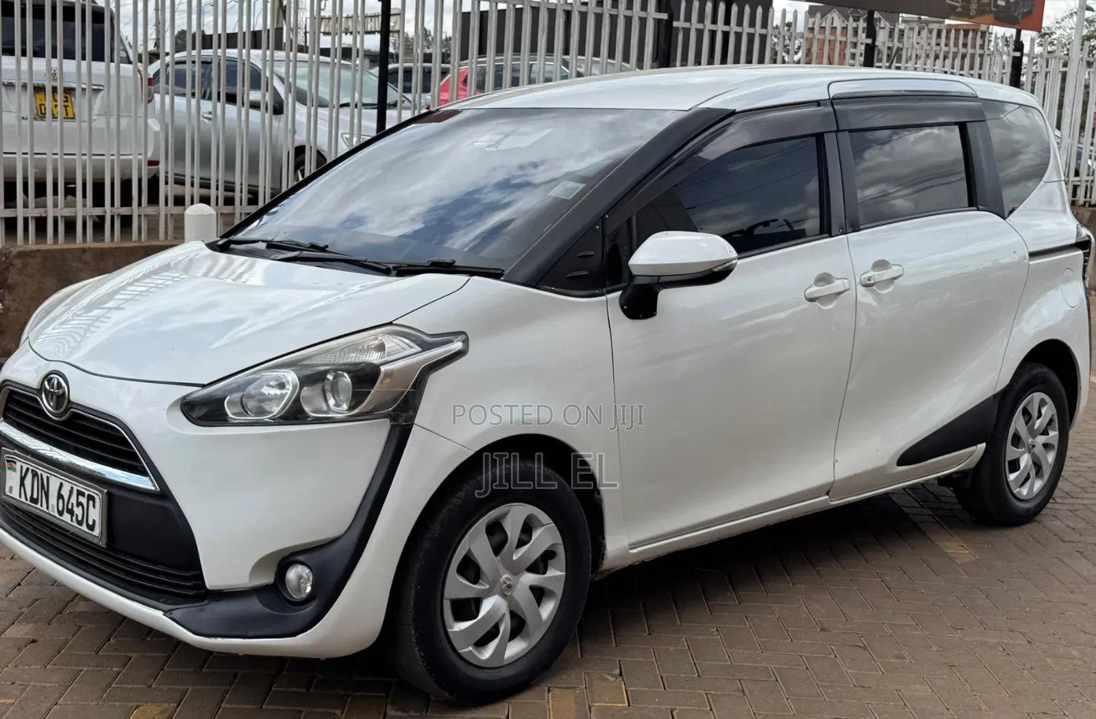 Toyota Sienta 2016 White