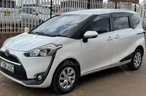 Toyota Sienta 2016 White