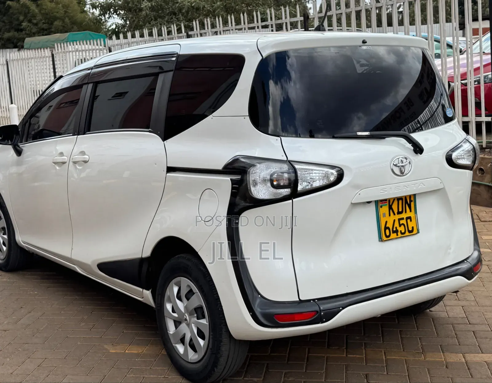 Toyota Sienta 2016 White
