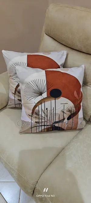 Give Your Bedroom Seating Area a Softer Decorative touchOf Pillowcases