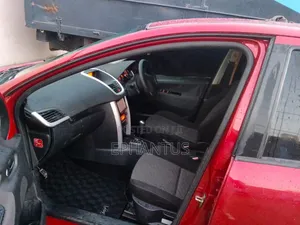 Peugeot 207 CC 1.6 VTi 2010 Red