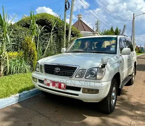 Toyota Land Cruiser Cygnus 4.7 2003 White