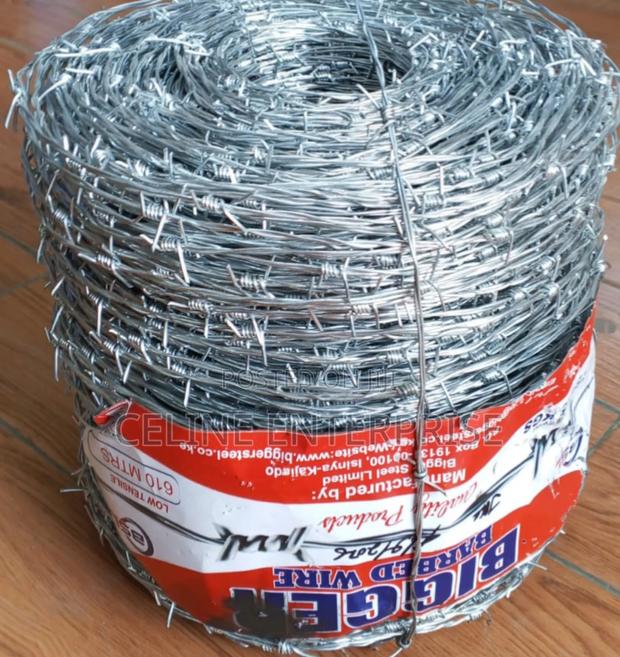 Extra-Strong Barbed Wire for Large Properties - thumbnail 2