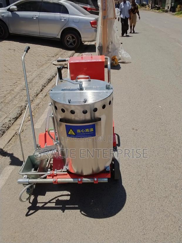 Road Marking Machine With Melting Kettle - main view