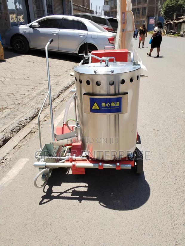 Road Marking Machine With Melting Kettle - thumbnail 2