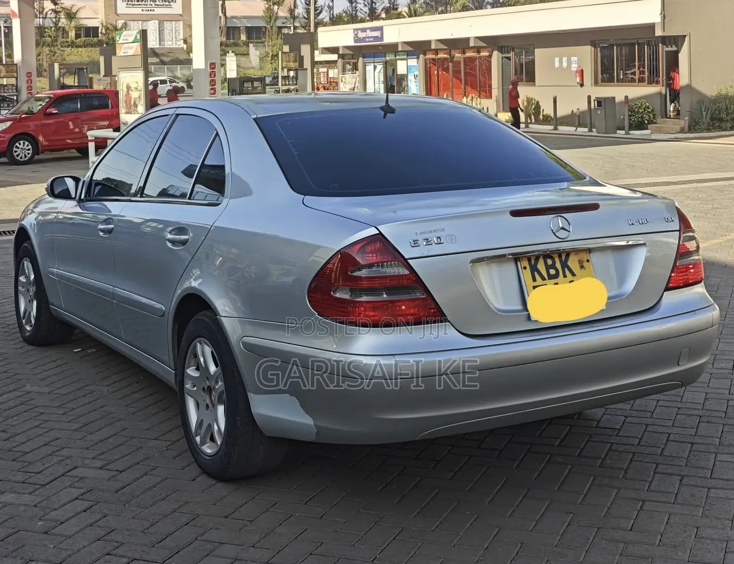 Mercedes-Benz E200 2004 Silver