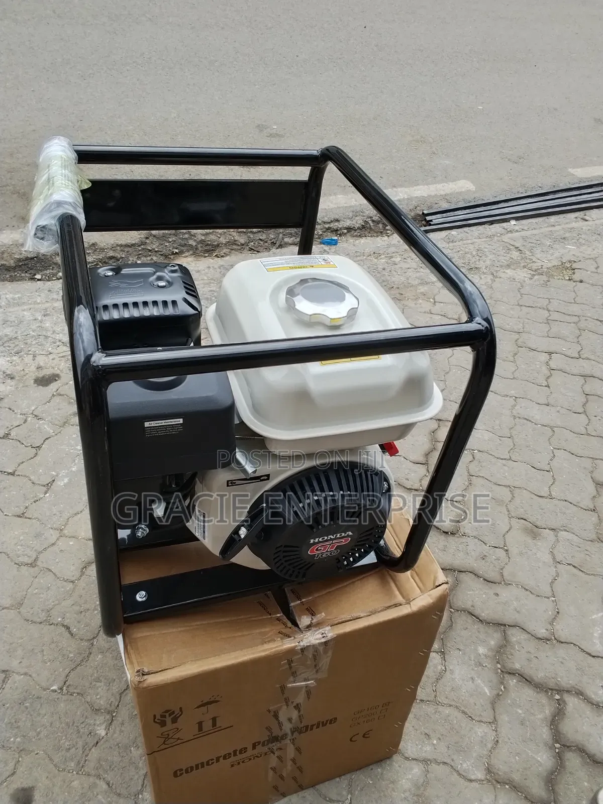 Concrete Poker Vibrator (Honda)